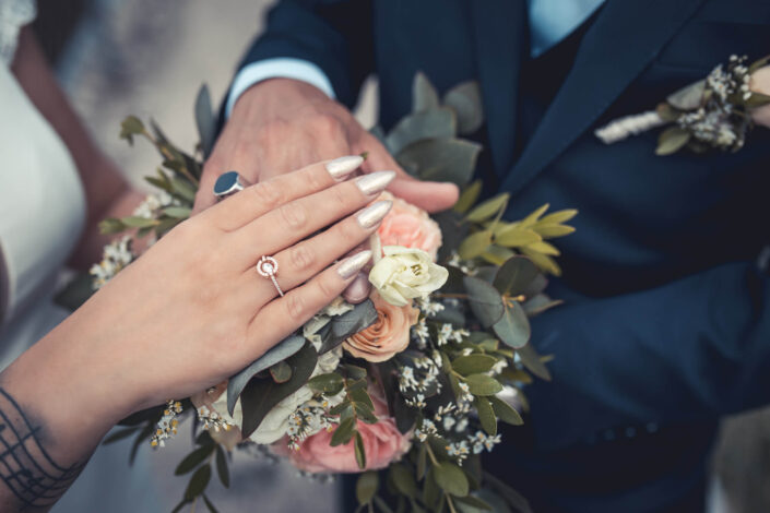 Detailaufnahme eines modernen Brautstraußes, fotografiert von Christian Roder